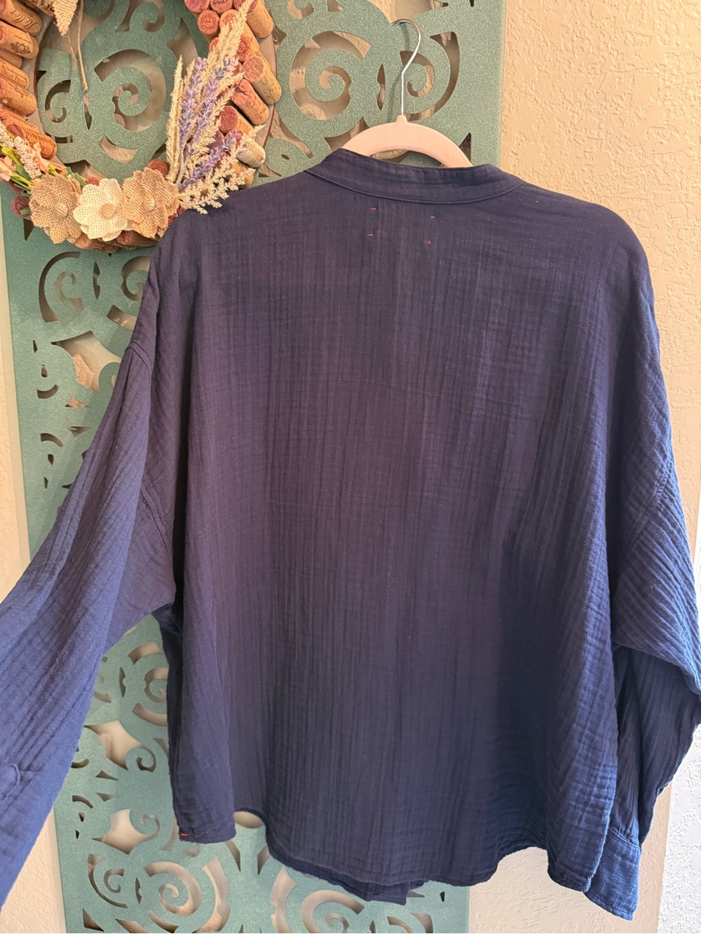 XiRENA Presley Button-Down Shirt, navy blue NWT - Picture 3 of 6